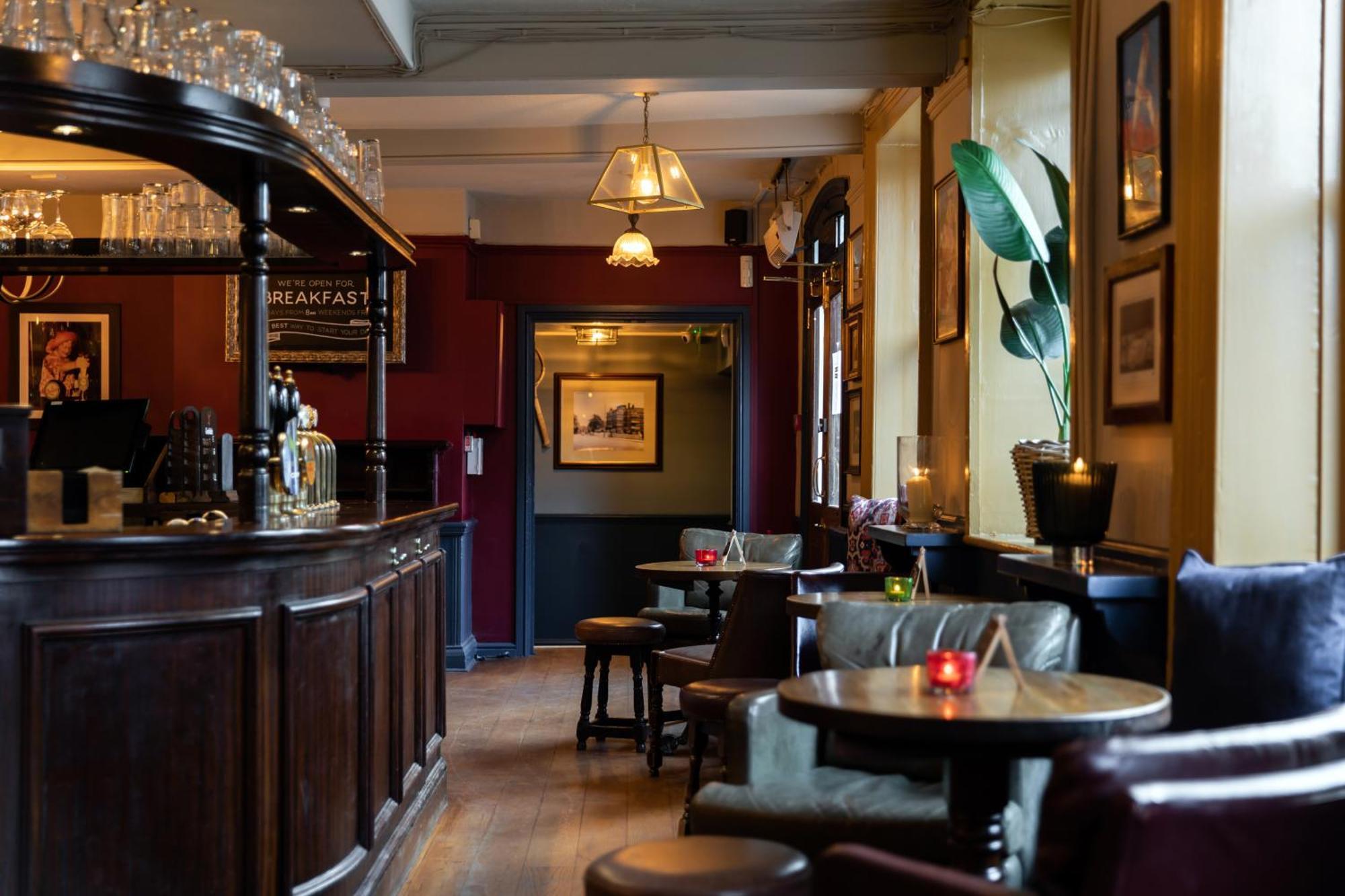 Inn Rose And Crown